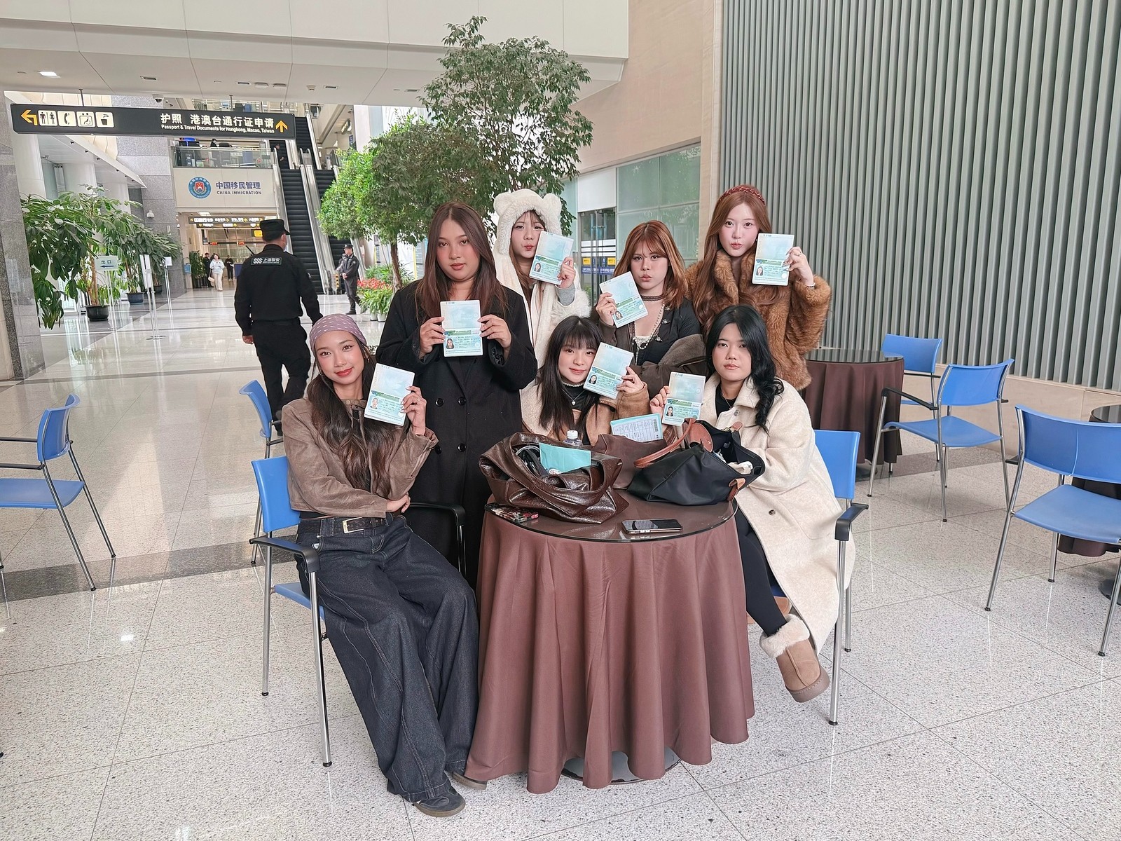 DHICA Team Assists Thai Students in Applying for R...