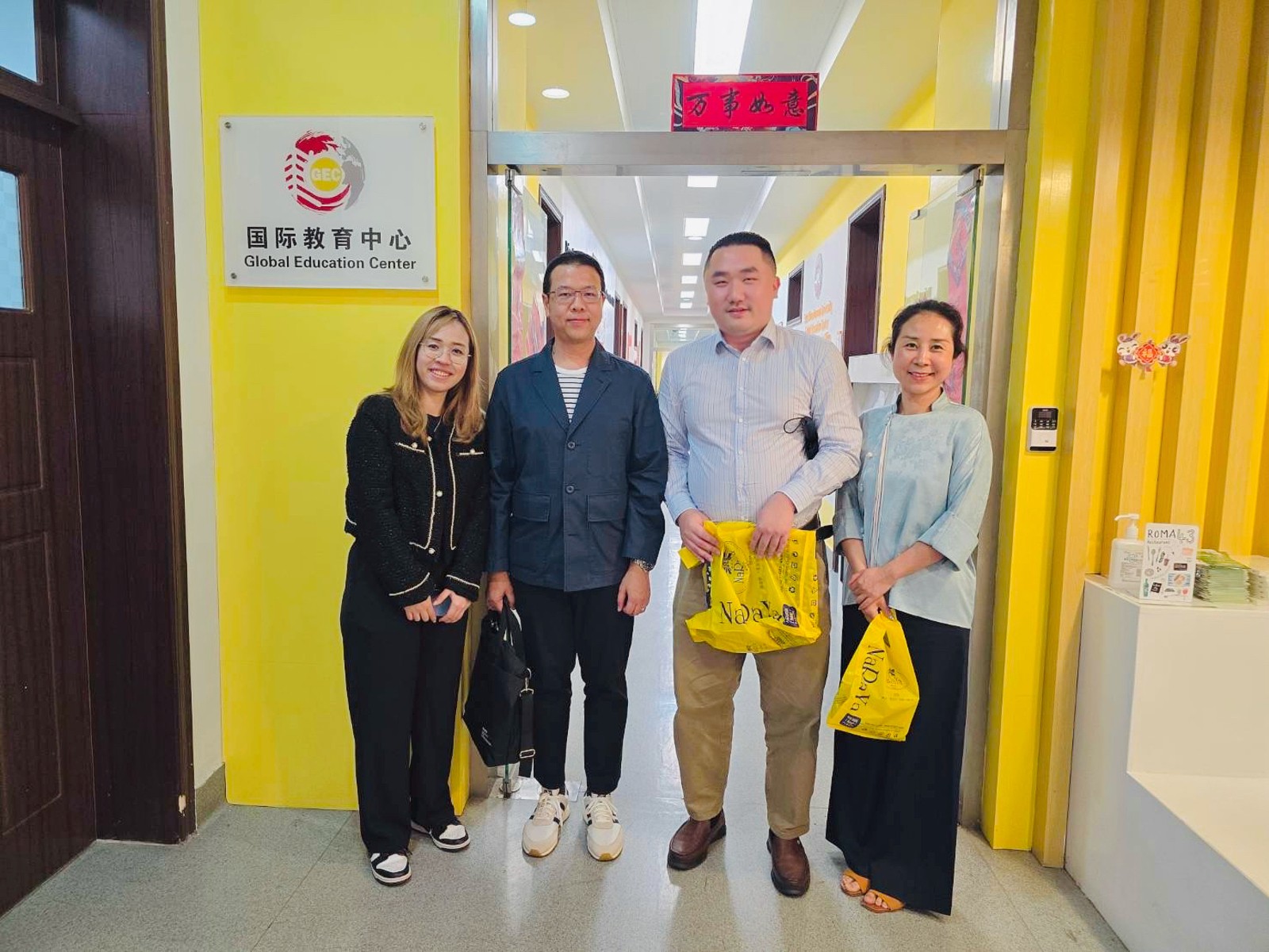 Official visit from Assistant Professor Dr.Tanapoo...