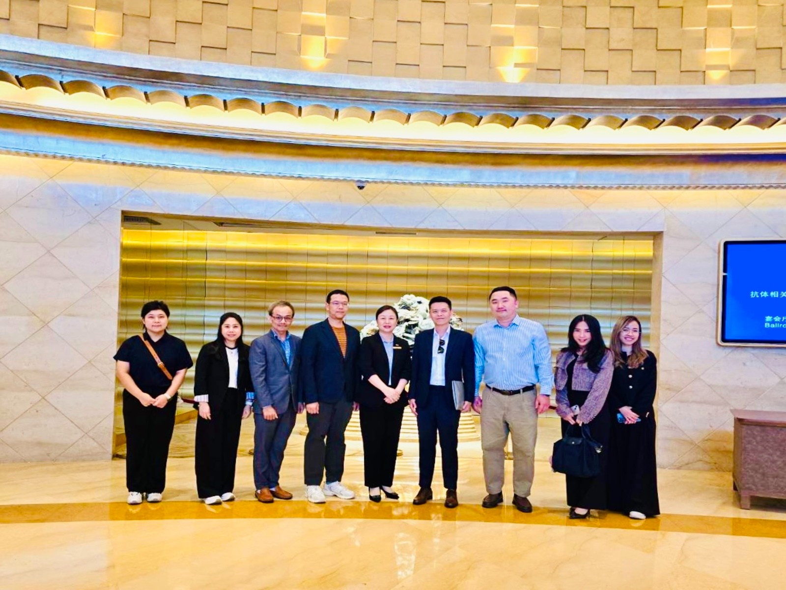 Official visit from Dean and Professors from the F...