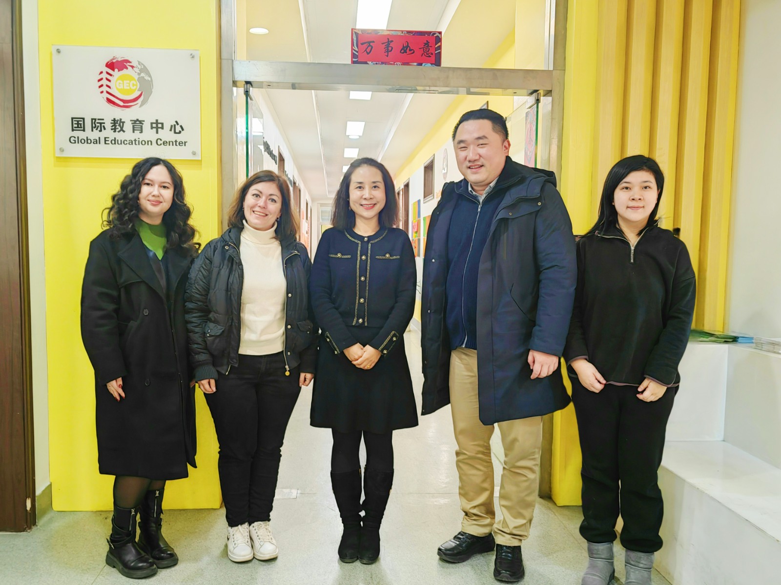 Russian professor from SPBGU visits Shanghai to ch...