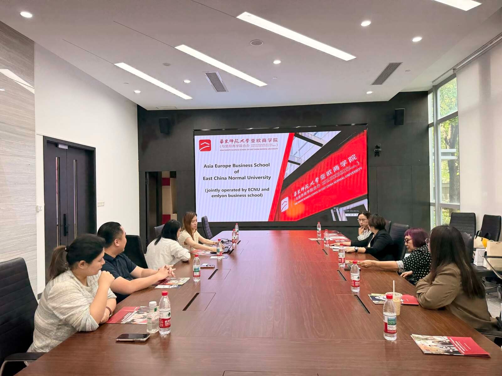 First Official Visit by Chiang Mai University Busi...